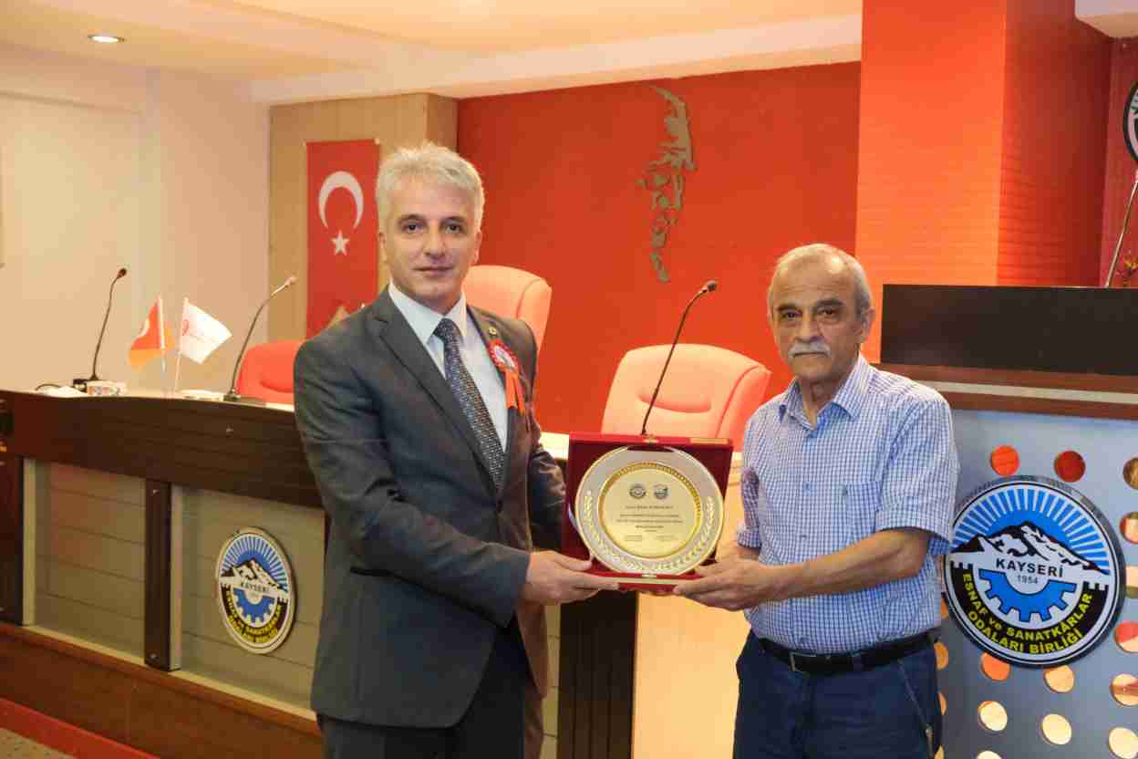 imgi_103_ahilik-haftasY-kutlamalarY-2023-oda-ahilerine-plaket-toreni_10