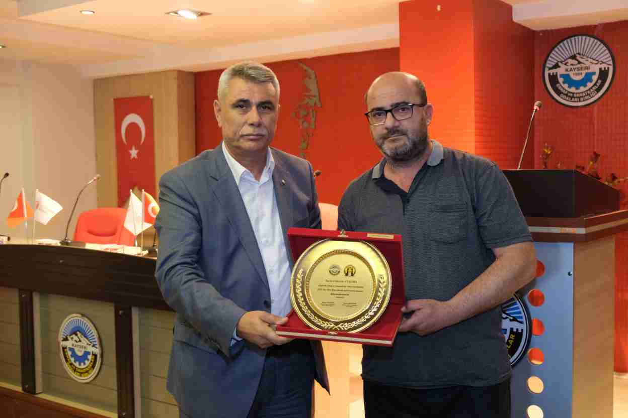 imgi_105_ahilik-haftasY-kutlamalarY-2023-oda-ahilerine-plaket-toreni_12