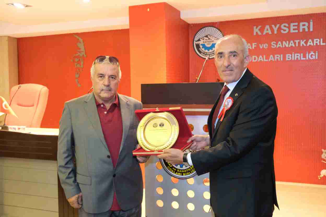 imgi_110_ahilik-haftasY-kutlamalarY-2023-oda-ahilerine-plaket-toreni_17