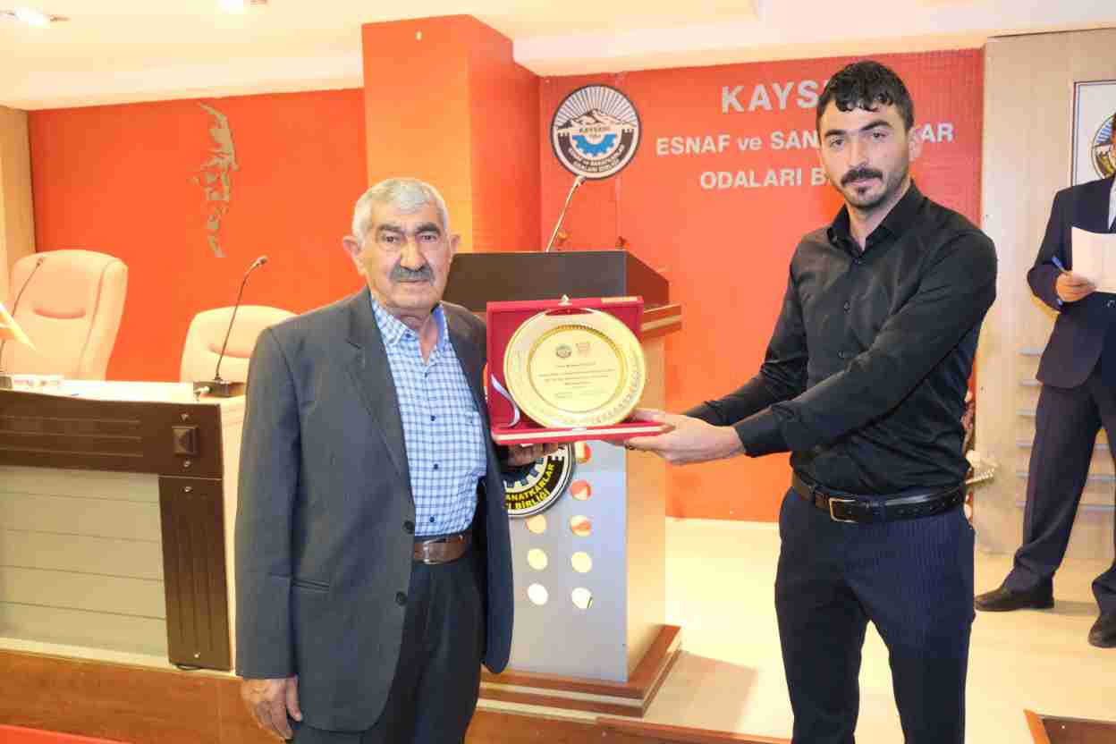 imgi_120_ahilik-haftasY-kutlamalarY-2023-oda-ahilerine-plaket-toreni_27