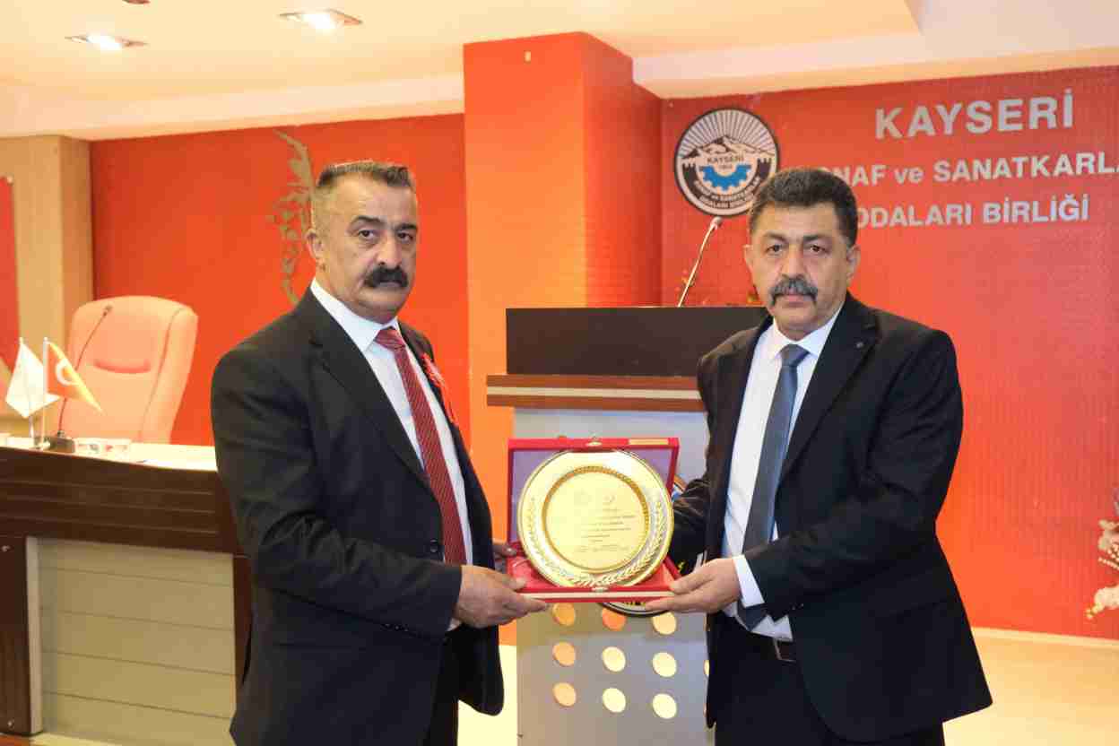 imgi_121_ahilik-haftasY-kutlamalarY-2023-oda-ahilerine-plaket-toreni_28