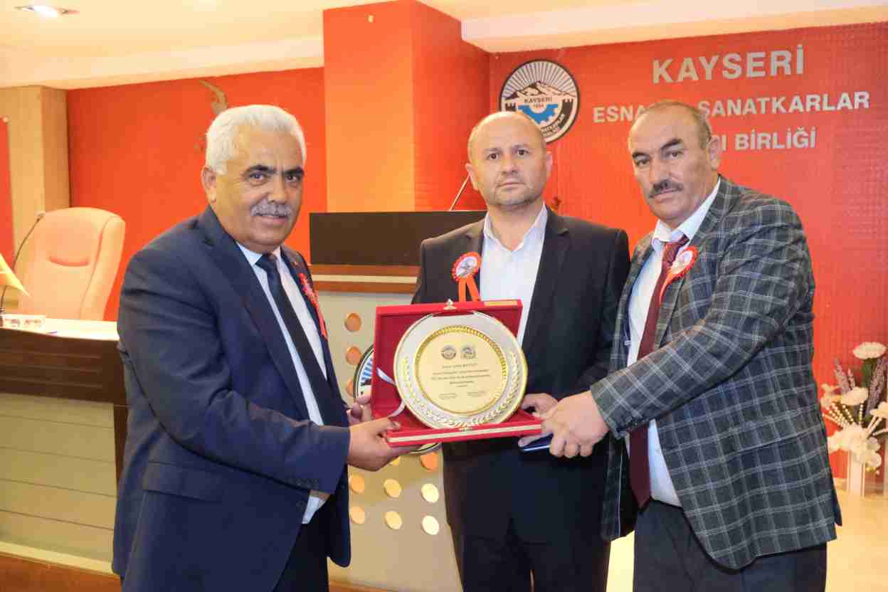 imgi_128_ahilik-haftasY-kutlamalarY-2023-oda-ahilerine-plaket-toreni_35