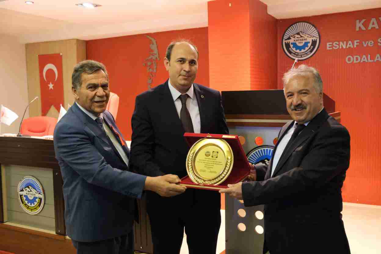 imgi_130_ahilik-haftasY-kutlamalarY-2023-oda-ahilerine-plaket-toreni_37