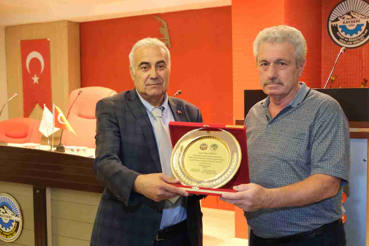 imgi_131_ahilik-haftasY-kutlamalarY-2023-oda-ahilerine-plaket-toreni_38