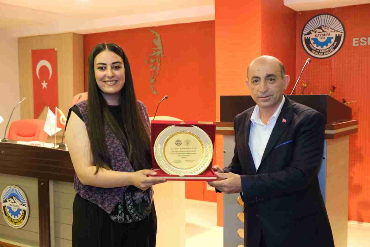 imgi_133_ahilik-haftasY-kutlamalarY-2023-oda-ahilerine-plaket-toreni_40