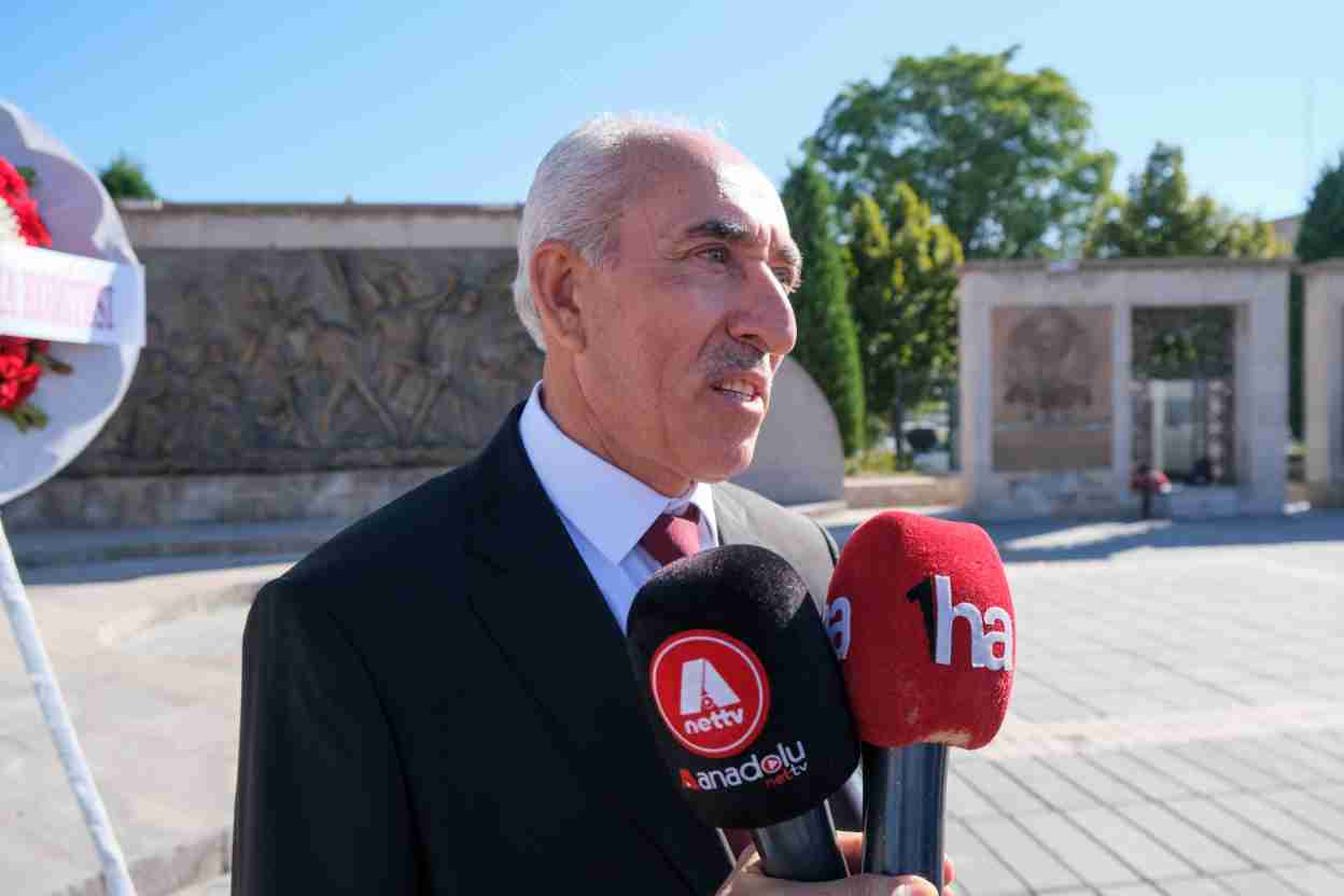 imgi_5_ahilik-haftasY-cumhuriyet-meydanY-celenk-sunma-toreni_1