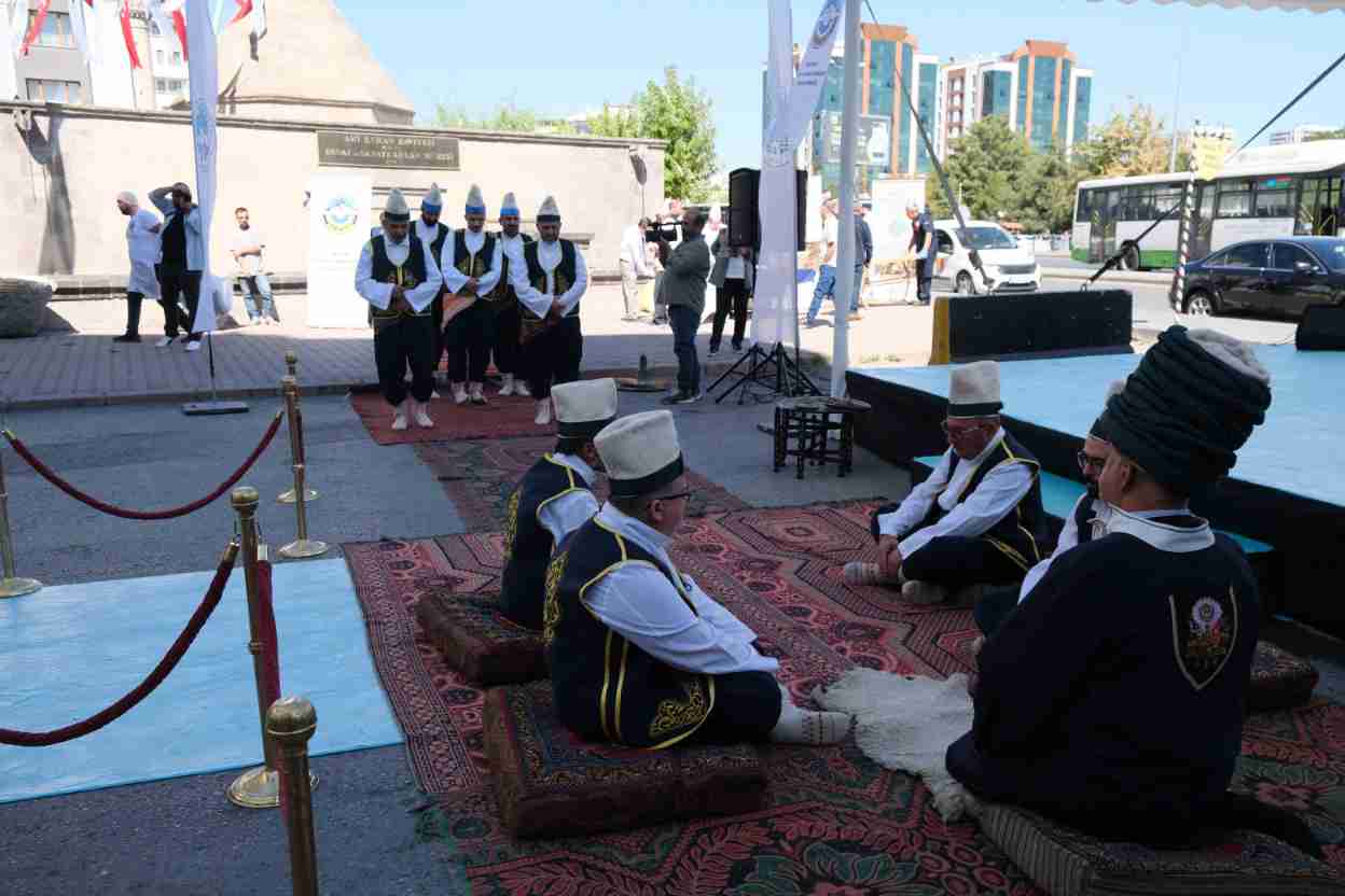 imgi_79_ahilik-haftasY-kutlamalarY-2023-kayseri-ahi-evran-muzesi-toren_50