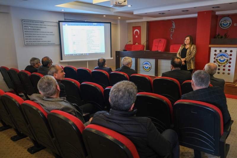 ESNAF EĞITIMLERLE IŞLETMESINI KURUMSALLAŞTIRACAK, ÇAĞA AYAK UYDURACAK