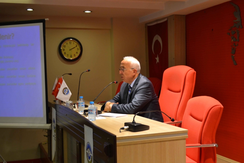 KAYSERI TICARET ODASI BAŞKANI MAHMUT HIÇYILMAZ GIRIŞIMCILIK EĞITIMINE KONUŞMACI OLARAK KATILDI