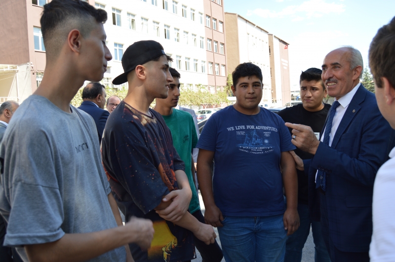 KESOB BAŞKANI ODAKIR: “GELECEĞIMIZ GENÇLERE EMANET”