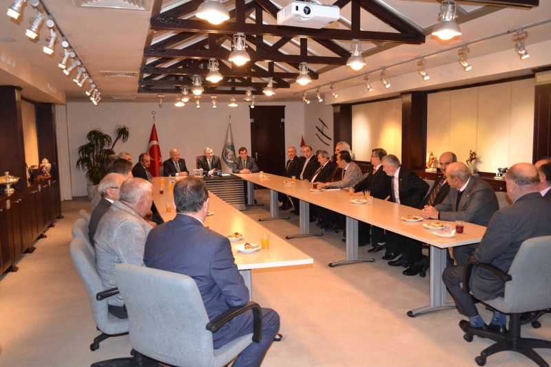 KESOB’DAN BÜYÜKŞEHIR VE KOCASINAN BELEDIYESINE TEBRIK ZIYARETI
