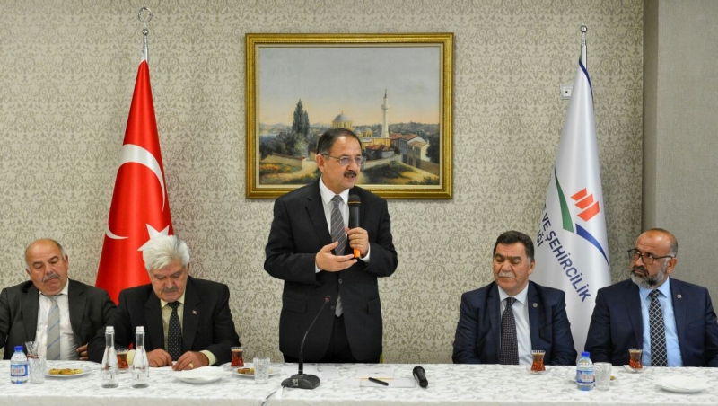 KESOB'DAN ÇEVRE VE ŞEHIRCILIK BAKANI MEHMET ÖZHASEKI'YE ZIYARET