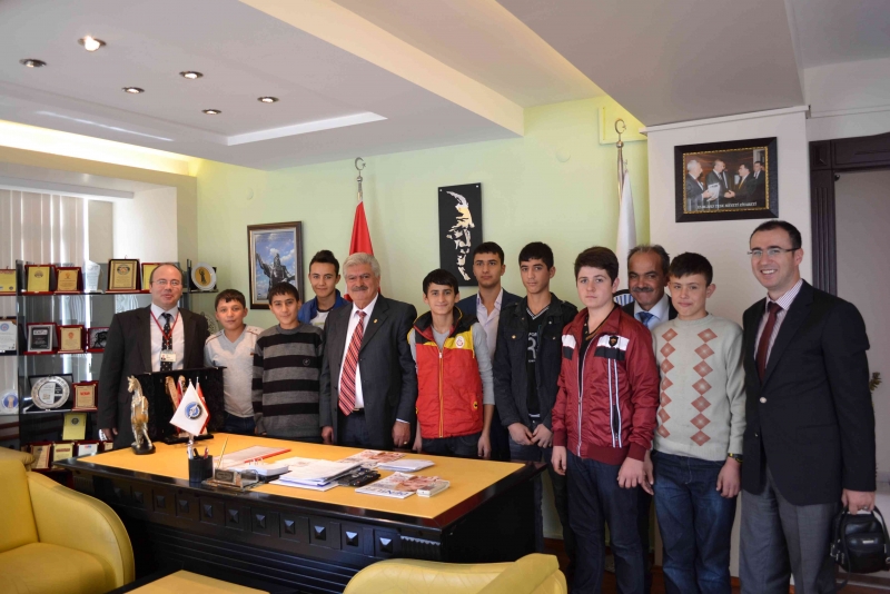 ÖĞRENCI TEMSILCILERI KESOB'U ZIYARET ETTI