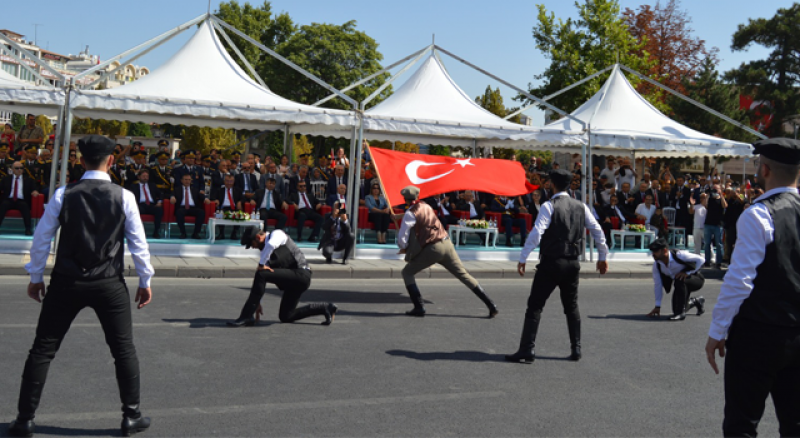 “VATAN TOPRAKLARINA GÖZ DIKENLERIN KARŞISINDA OLACAĞIZ”